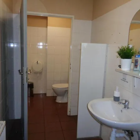 Go Rewolucji אכסניה