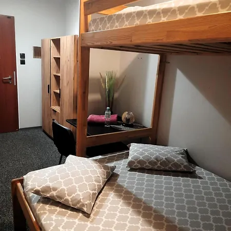 Go Rewolucji بيت شباب