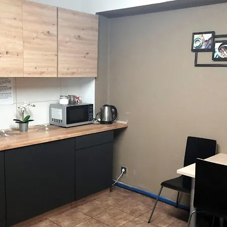 Go Rewolucji אכסניה