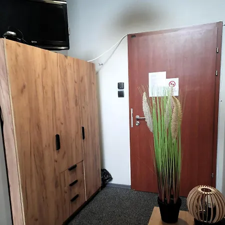 Go Rewolucji Hostel Lodž